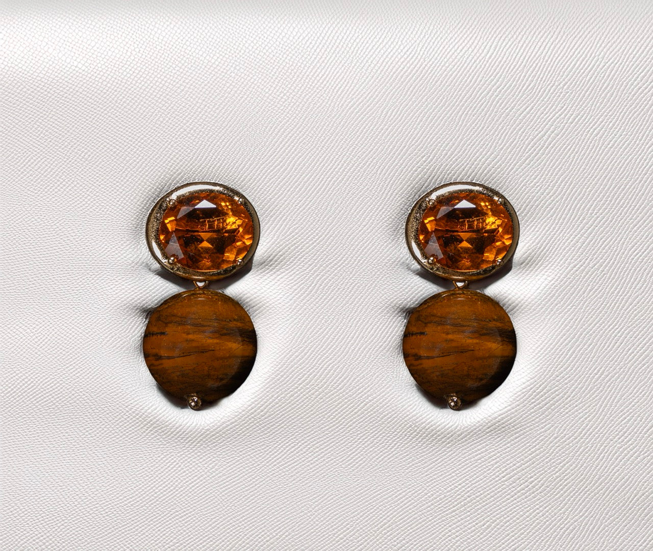 Brinco Dust Dourado e Marrom