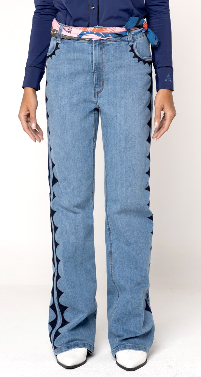 Calça Jeans Flare Clara