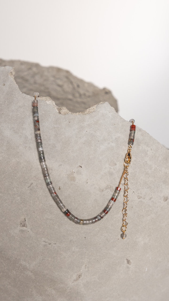 Colar Wild Stone Cinza